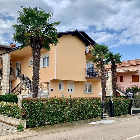 Apartments Kivi Новиград Екстериор снимка