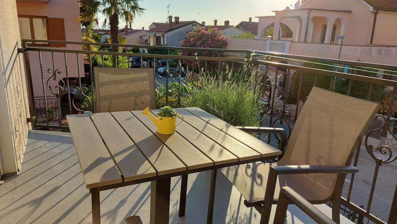Apartments Kivi Новиград Екстериор снимка