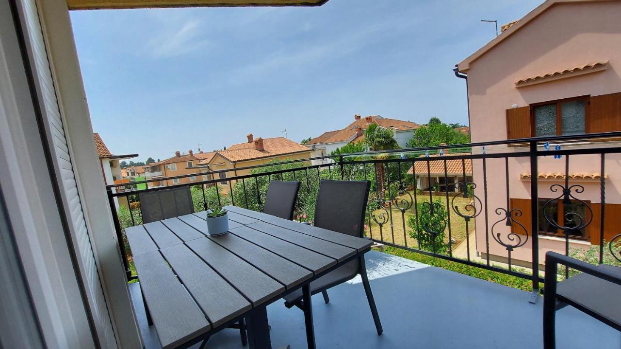 Apartments Kivi Новиград Екстериор снимка