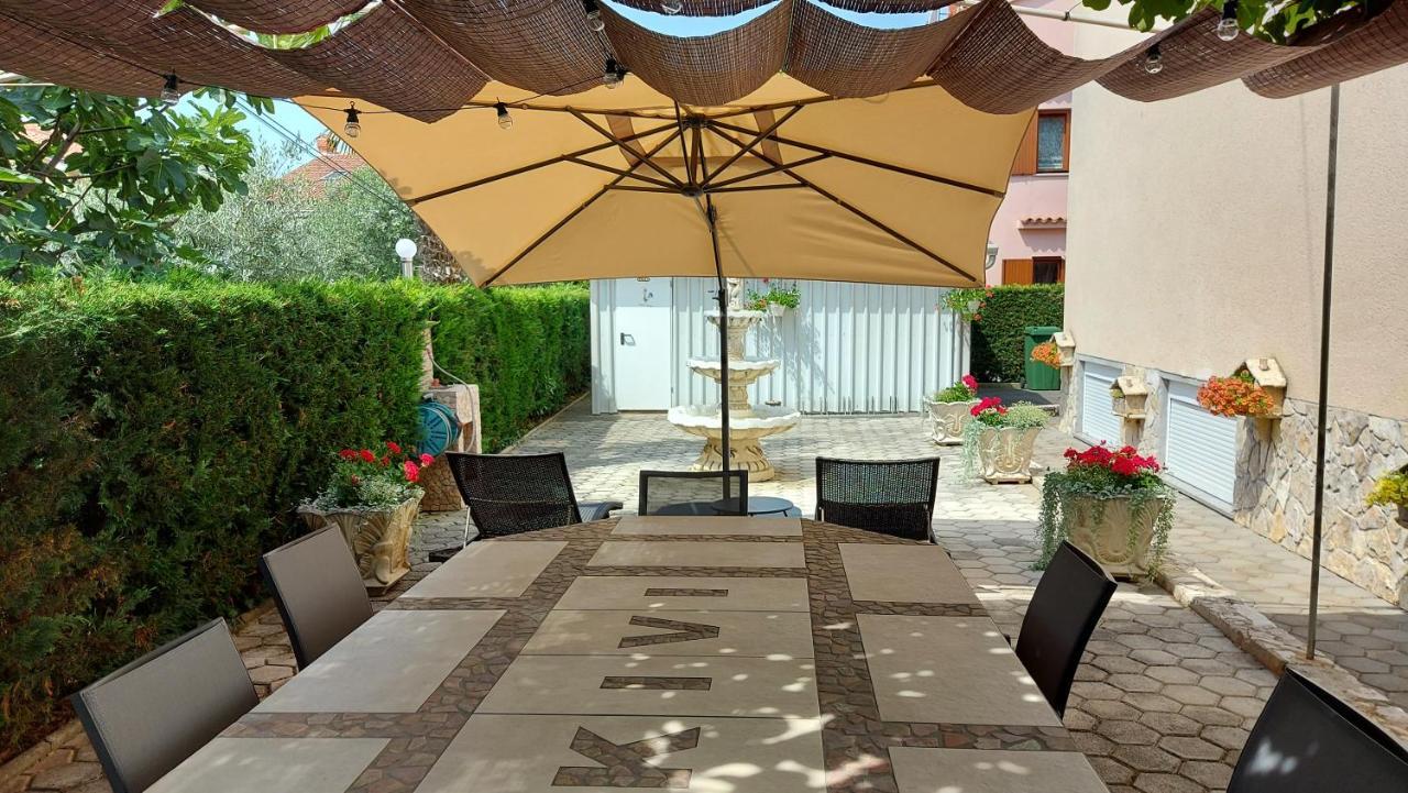 Apartments Kivi Новиград Екстериор снимка