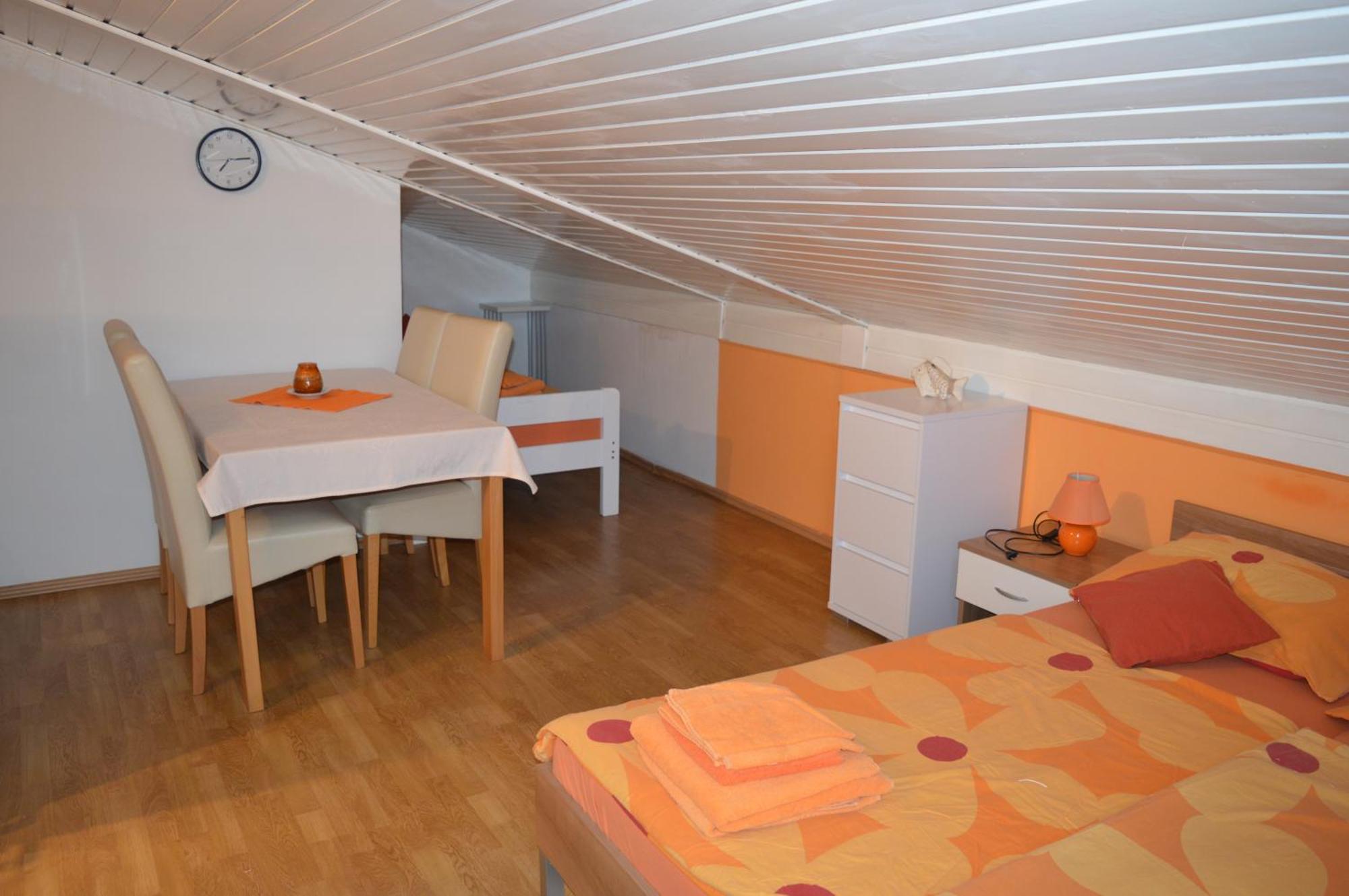 Apartments Kivi Новиград Екстериор снимка