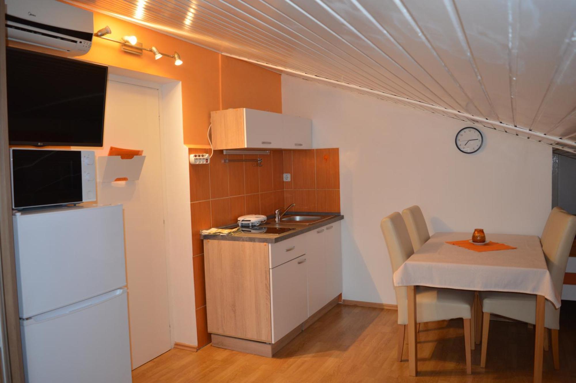 Apartments Kivi Новиград Екстериор снимка