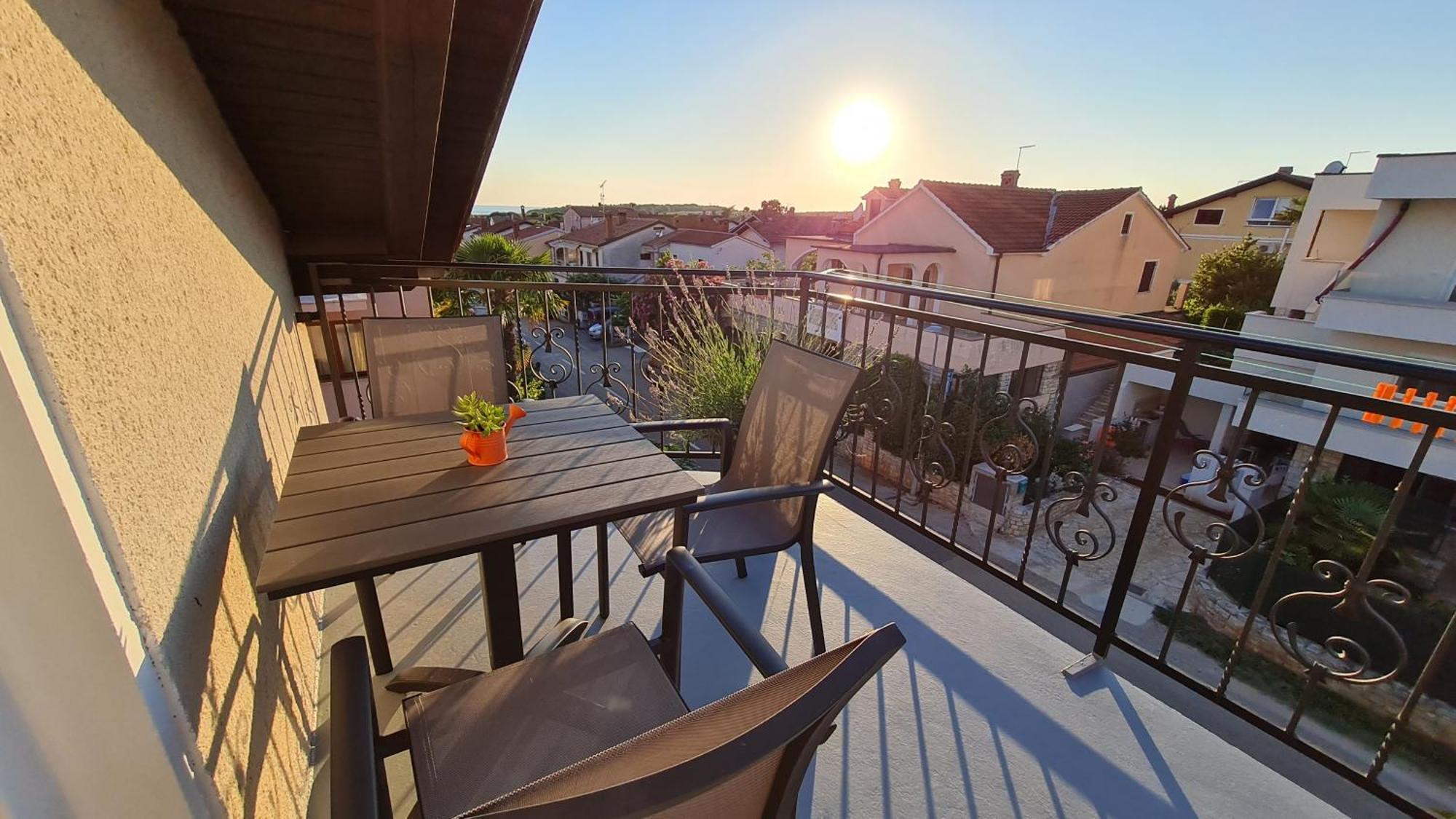 Apartments Kivi Новиград Екстериор снимка