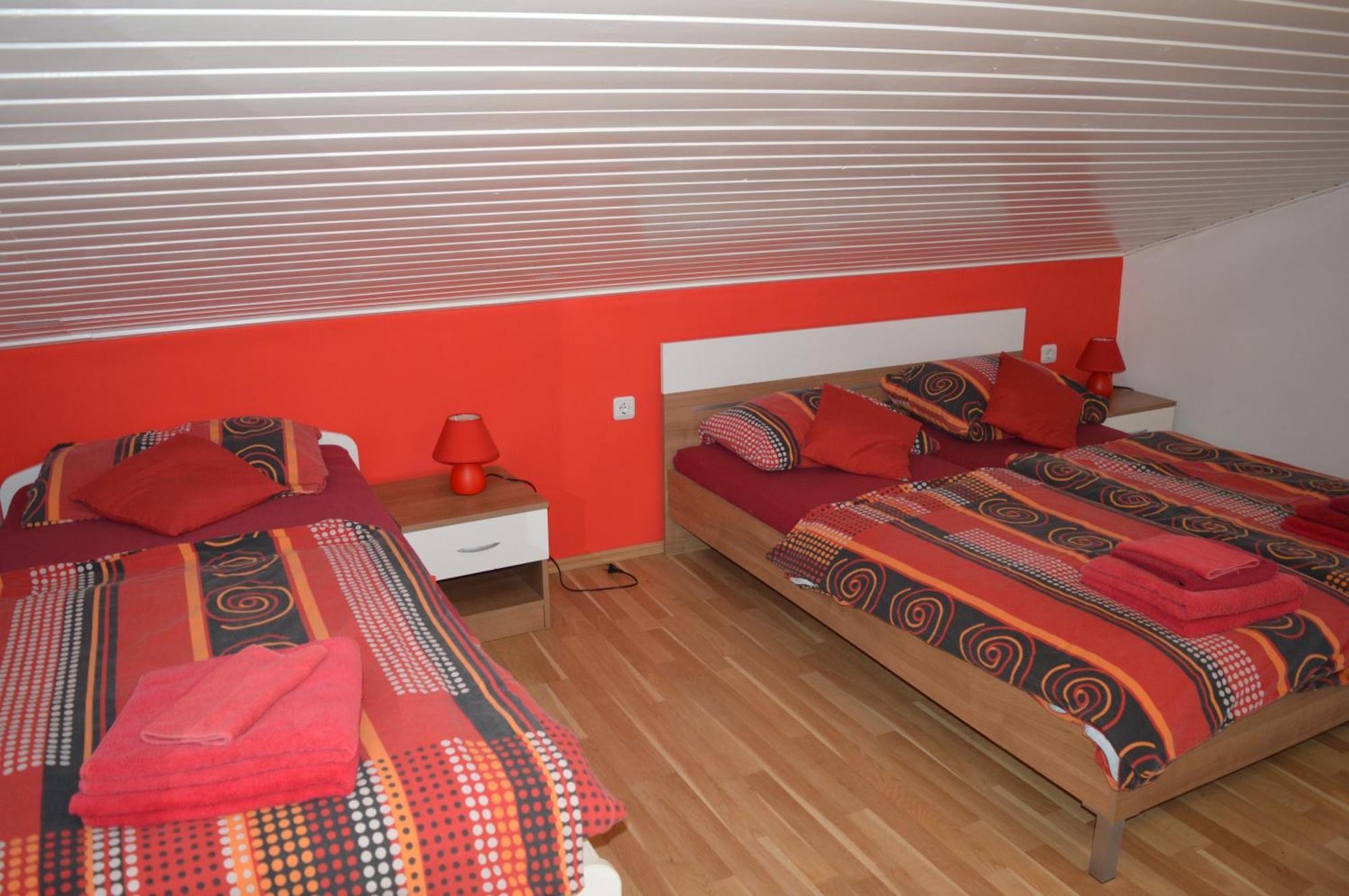 Apartments Kivi Новиград Екстериор снимка