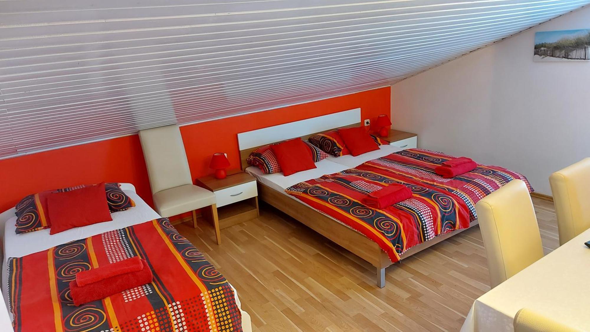 Apartments Kivi Новиград Екстериор снимка