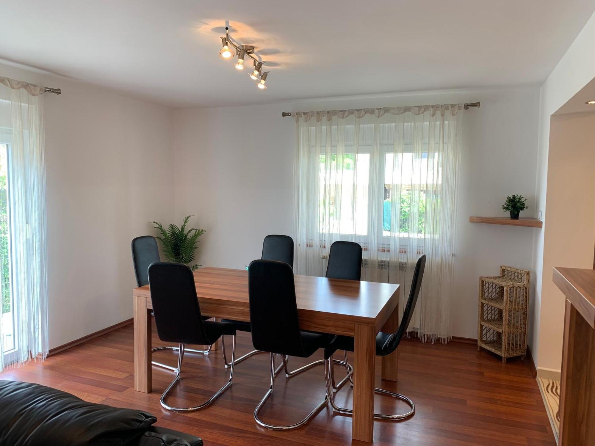 Apartments Kivi Новиград Екстериор снимка