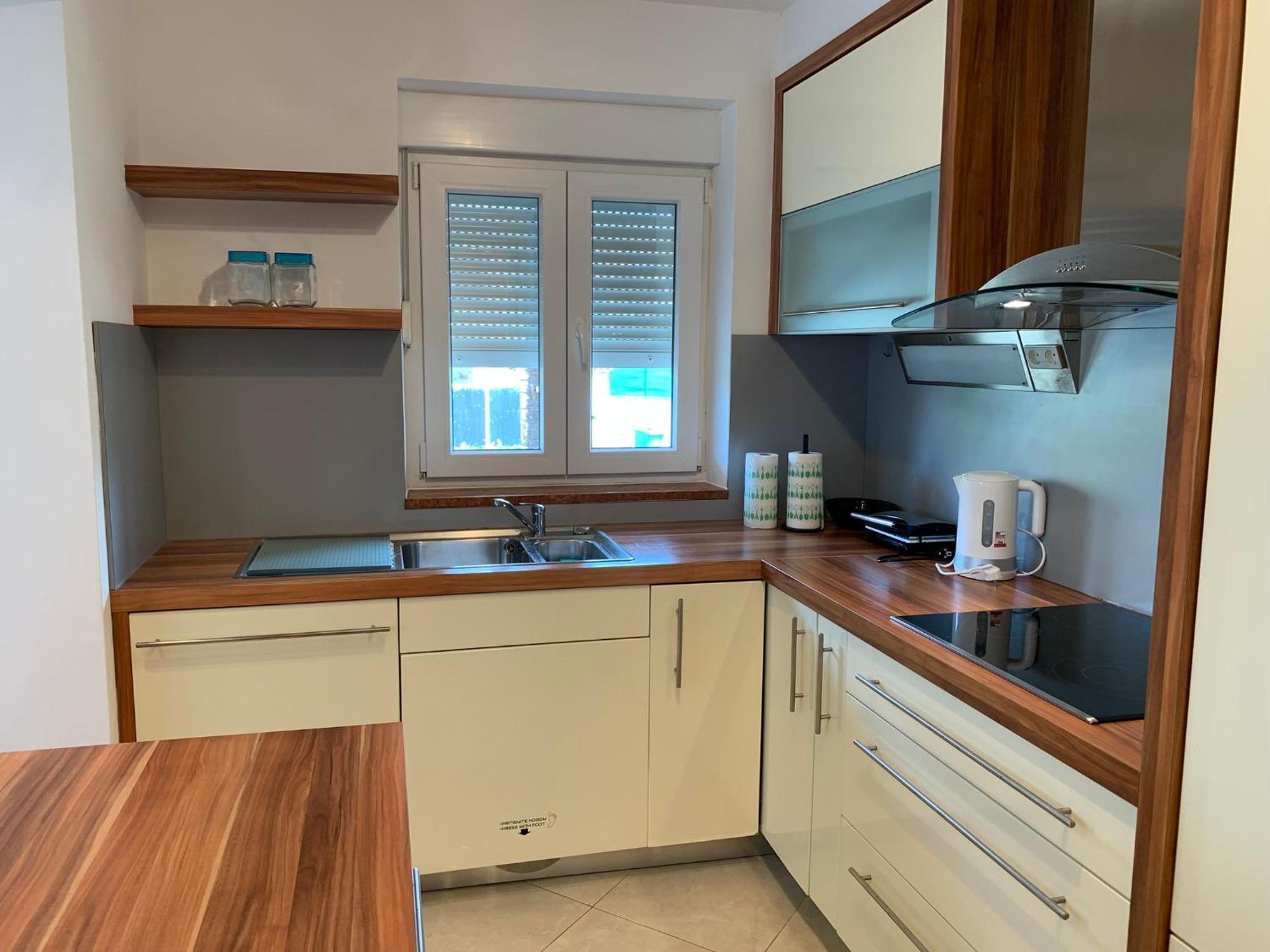 Apartments Kivi Новиград Екстериор снимка