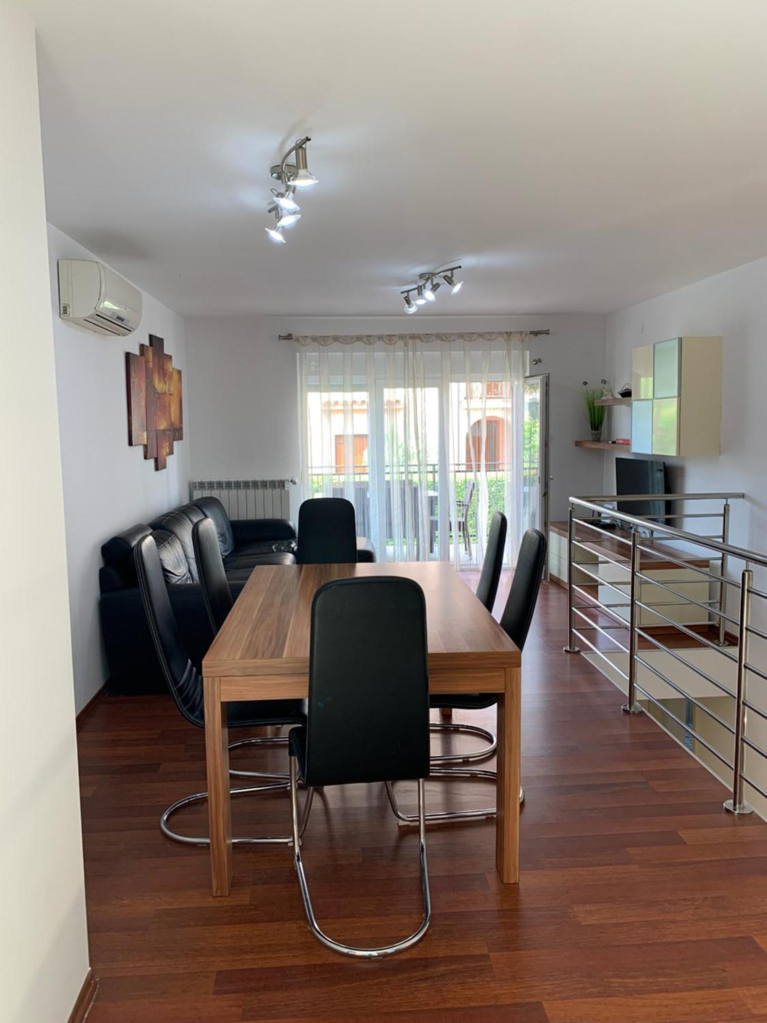 Apartments Kivi Новиград Екстериор снимка